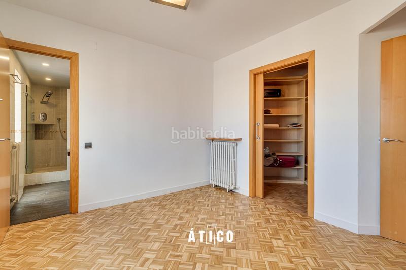 Foto f075ef4e-b7e5-42ab-bcbf-086c26fd111b. Ático atico luminoso con terraza en zona muy tranquila en Barcelona