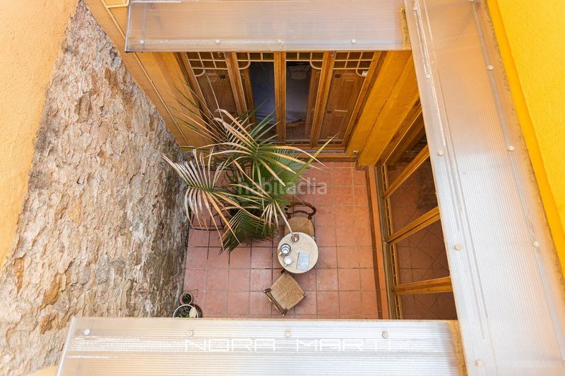 Foto 4a065e32-e422-4483-b7e3-b5f0e1c58e3b. Casa amb calefacció a Vila de Gràcia Barcelona