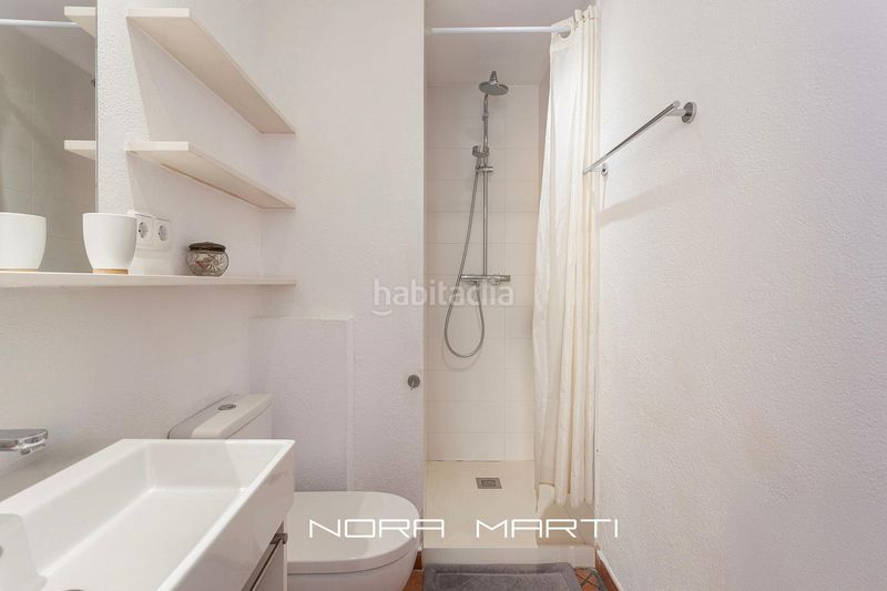 Foto ceed15d0-8a72-4b44-8acd-db9311f53e70. Casa amb calefacció a Vila de Gràcia Barcelona
