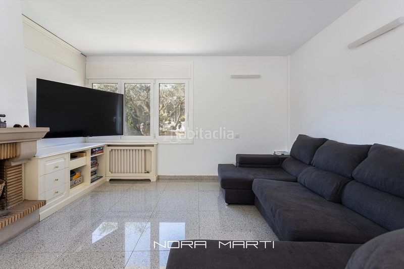 Foto f50d56a4-8ab3-48b3-9c26-021f7e9f9ab2. Casa amb calefacció aparcament piscina a La Plana-Bellsoleig Sant Just Desvern
