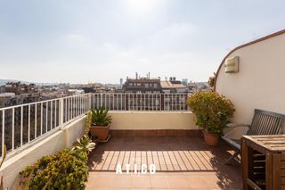 Dachwohnung in El Camp d�en Grassot i Gr�cia Nova. Sobre �tico en passeig de sant joan.