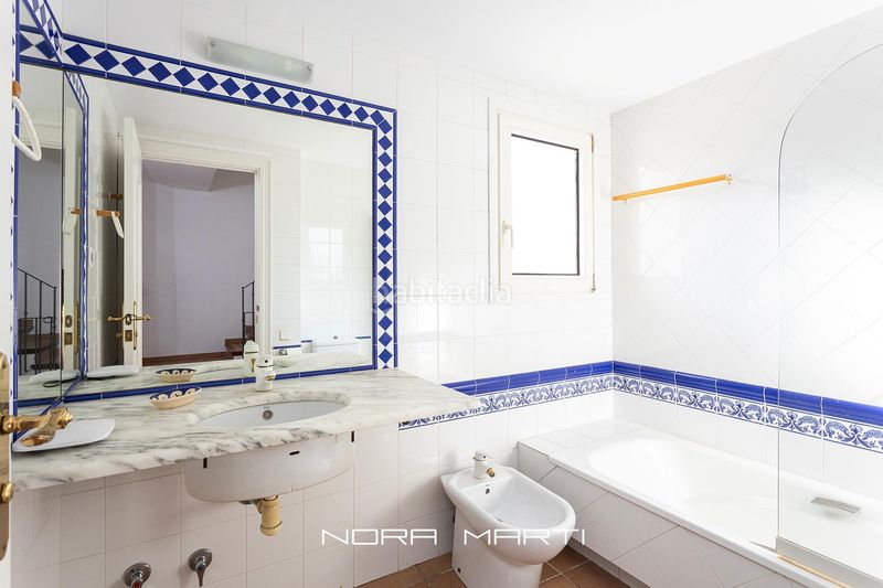 Foto b6c4f69a-29a8-4e90-8ddd-945099cee428. Casa amb aparcament a Bellaterra