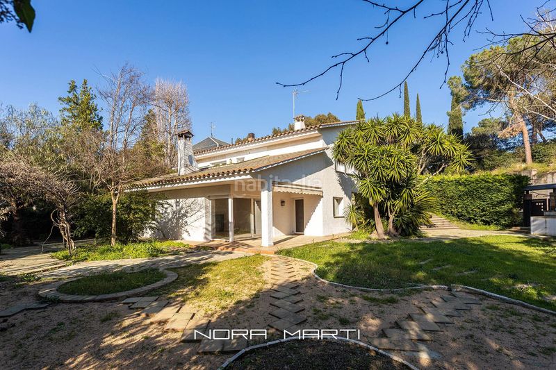 Foto b9e4cb97-4c1a-4a7c-a564-321e2713ec1b. Casa amb aparcament a Bellaterra