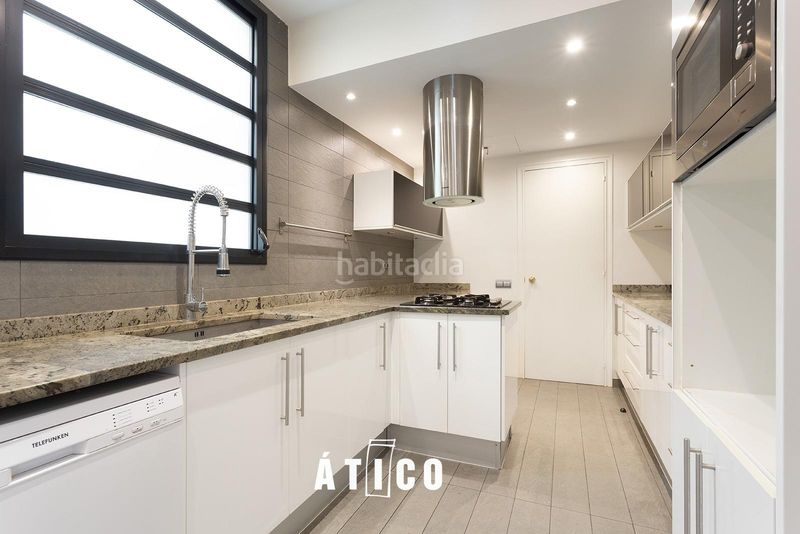 Foto ec0a84a2-3d9c-4693-b1c1-eb81dfe60400. Àtic amb calefacció aparcament a Sant Gervasi - Galvany Barcelona