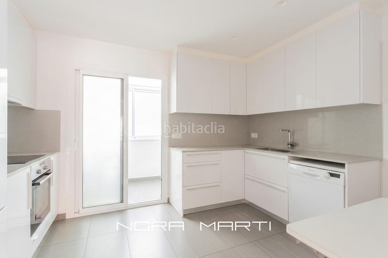 Foto b3758f4b-c942-4d0e-bc25-b0058a624f63. Pis amb calefacció aparcament a Sarrià Barcelona