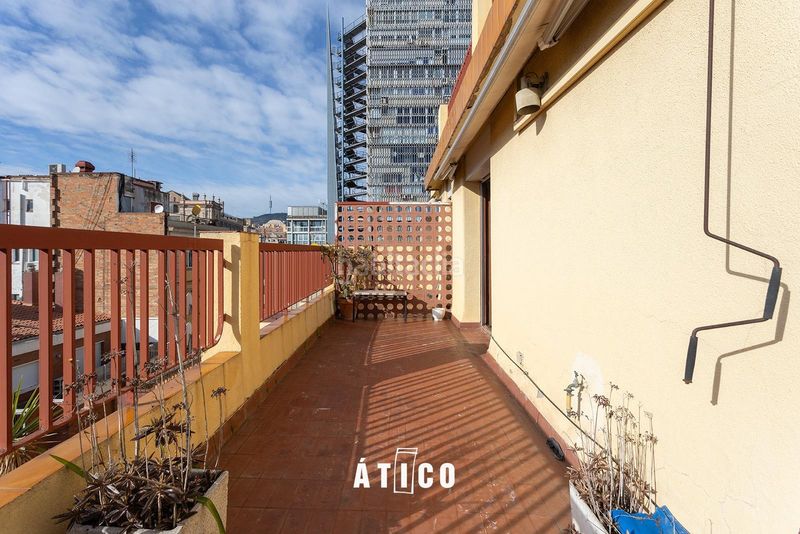 Foto 1e21d5bf-66be-424f-898f-043a36d77898. Àtic amb calefacció aparcament piscina a Sant Gervasi - Galvany Barcelona