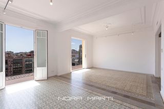 Rent Flat in L´Antiga Esquerra de l´Eixample. Magnifico piso en finca regia  reformado en eixample