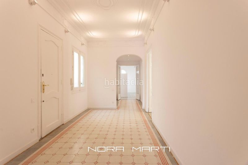 Foto c01d559e-2108-4d67-b5ee-a781ad921b34. Alquiler piso magnifico piso en finca regia reformado en eixample en Barcelona