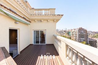 Àtic a La Nova Esquerra de l´Eixample. Espectacular ático con gran terraza y vistas despejadas en josep