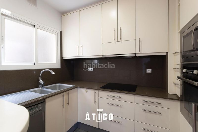 Foto 6f6ca54e-db58-4ec3-b5a0-b29cd848424d. Àtic amb calefacció a La Nova Esquerra de l´Eixample Barcelona