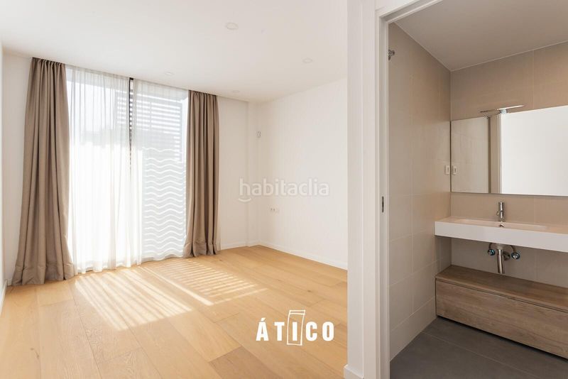 Foto 095e89f8-7e0e-4326-bc5f-b4240e679e45. Àtic amb calefacció aparcament piscina a Putget - Farró Barcelona