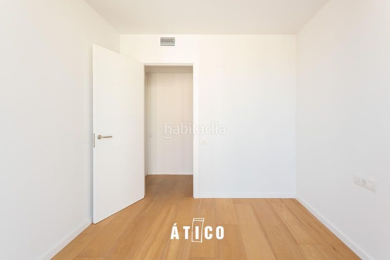 Foto 2f371d5c-0646-42a5-8297-50c4e2098d2a. Àtic amb calefacció aparcament piscina a Putget - Farró Barcelona