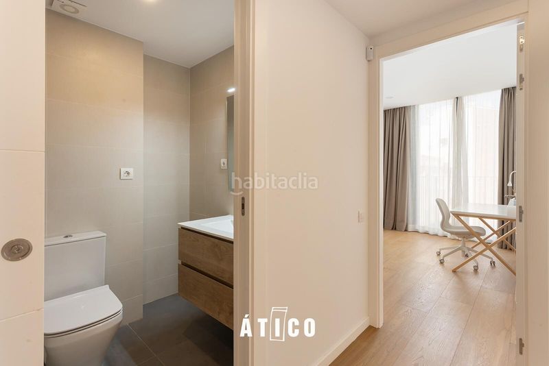 Foto 5197968d-f3c3-469d-a4c3-18ab43e40b22. Àtic amb calefacció aparcament piscina a Putget - Farró Barcelona