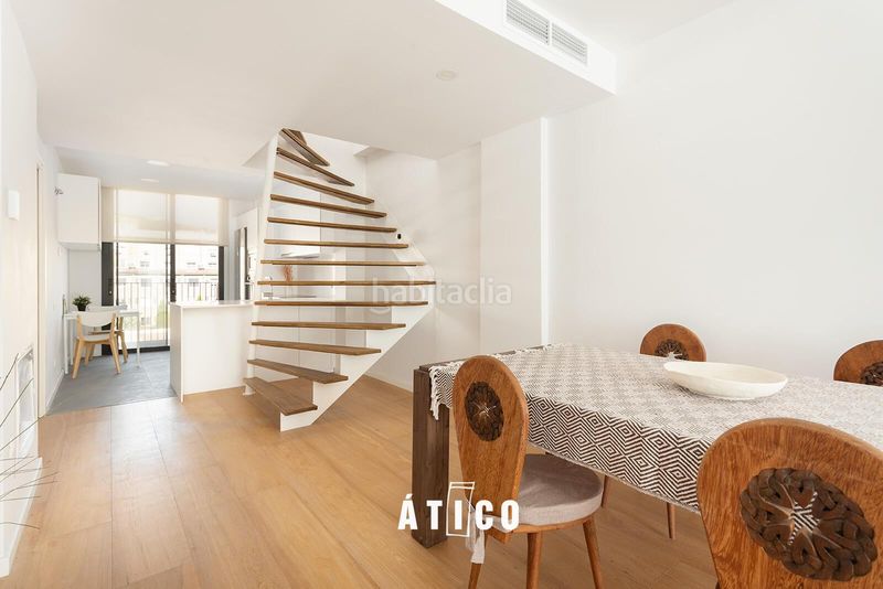 Foto aa1a17ad-a88e-4095-a473-27d860fdffe9. Àtic amb calefacció aparcament piscina a Putget - Farró Barcelona