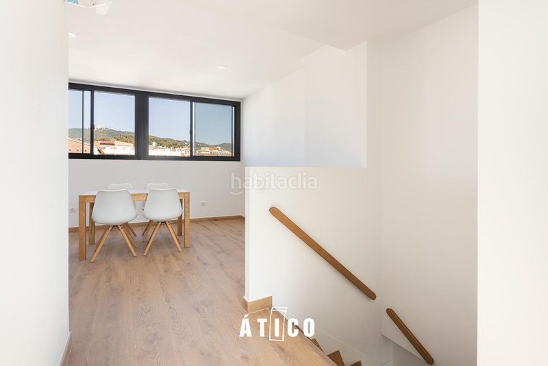 Foto b29eac16-4c99-4a67-95aa-b05a8e4c5d2d. Àtic amb calefacció aparcament piscina a Putget - Farró Barcelona