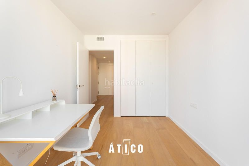 Foto ca3271b0-96aa-48a3-a63c-6c94b920c855. Àtic amb calefacció aparcament piscina a Putget - Farró Barcelona