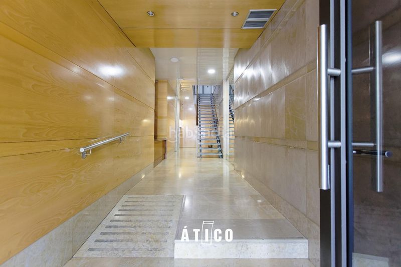 Foto ebd80dd7-3368-4987-b810-e538d7ae6fb1. Àtic amb calefacció aparcament a Sants Barcelona