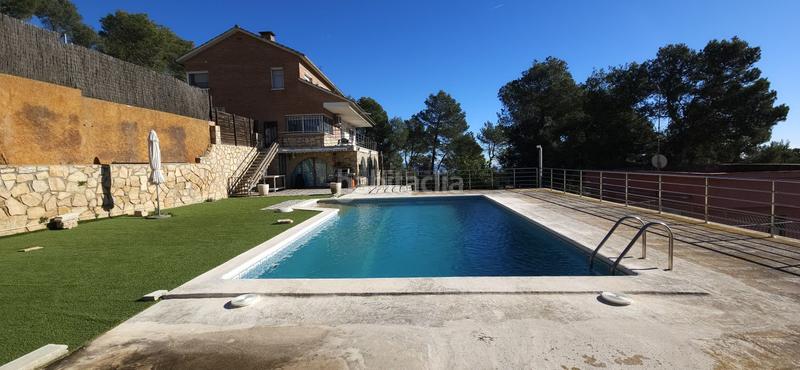 Foto 5667aa36-f4f6-4910-aec4-ed41df1da779. Haus mit heizung parking in Corbera de Llobregat