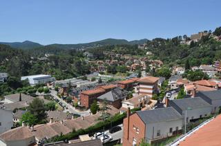 Haus  Corbera. Casa en venta en corbera de llobregat, 4 dormitorios.