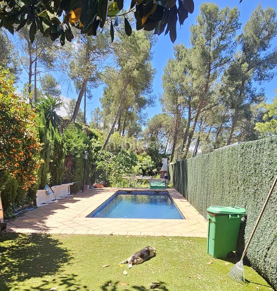 Foto ea16efb2-8ef3-4924-94a0-dd3ade380536. Xalet amb calefacció aparcament piscina a Corbera de Llobregat