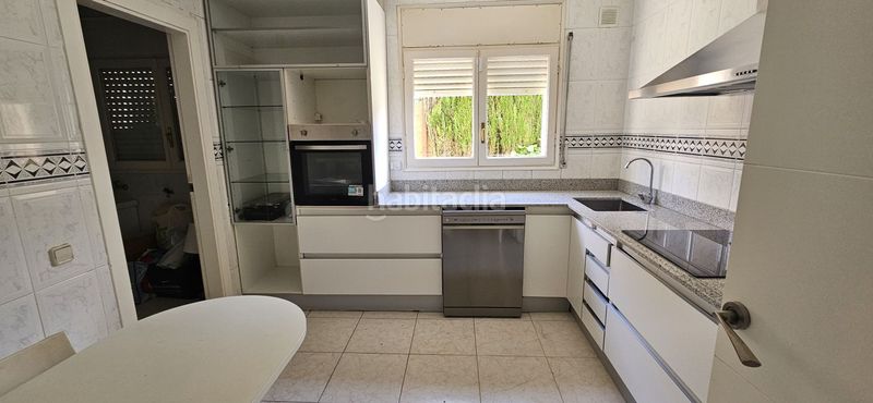 Foto 7bf76e7a-ca7d-4cf1-8e9d-98fc48fd38ec. Casa amb calefacció aparcament a Corbera de Llobregat