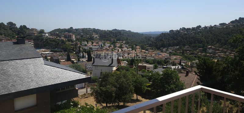 Foto f3dfaee4-e9a5-4333-a771-597e0793e8f9. Casa amb calefacció aparcament a Corbera de Llobregat