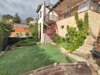 Casa  Montseny. Casa en venta en corbera de llobregat, 3 dormitorios.
