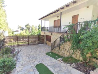 Haus  Montseny. Casa en venta en corbera de llobregat, 3 dormitorios.