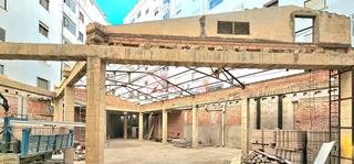 Fabrikhalle  Calle d'amali gimeno. Nave en la ciudad