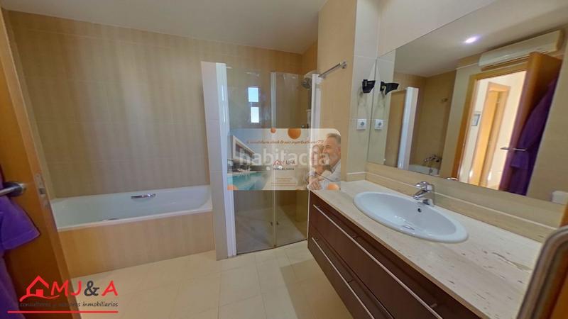 Foto 1a6b1795-91d7-402f-b4eb-575df3331587. Maison jumelée avec chauffage parking dans Pau Lledó Castellón de la Plana