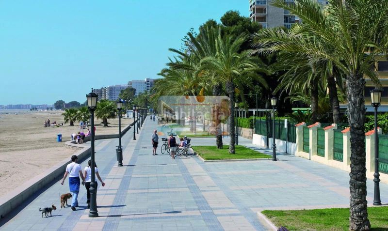 Foto 2e6ae1e1-1730-4211-bd21-4a525758c3ff. Casa adossada amb calefacció aparcament a Voramar Benicasim / Benicàssim