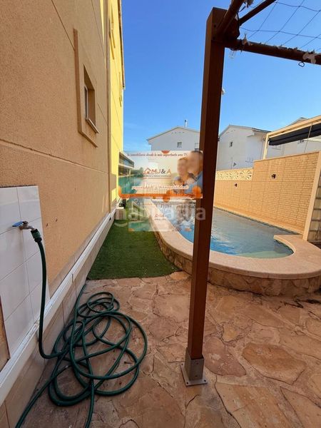 Foto 1a19f996-3845-4c73-ad79-9272e727d263. Casa adossada amb calefacció aparcament piscina a Benicasim / Benicàssim