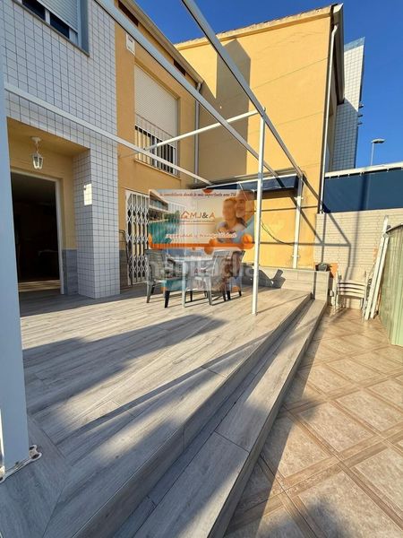 Foto 26fbb3fd-d4f3-44c8-8e1e-005f55011cf2. Casa adossada amb calefacció aparcament piscina a Benicasim / Benicàssim
