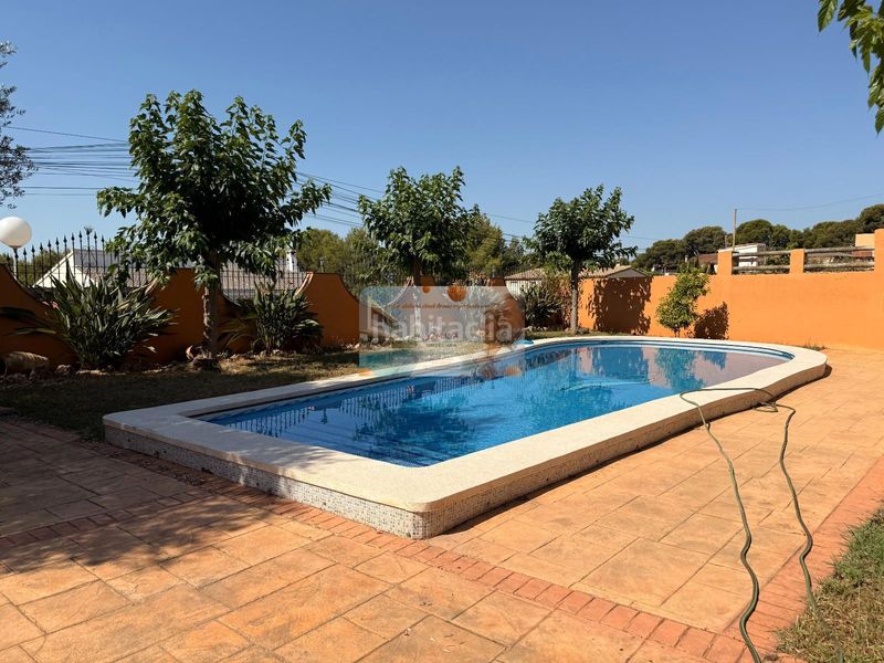 Foto 7b019d31-c020-47a1-8fb4-fd6d967a34e7. Xalet amb calefacció aparcament piscina a Borriol