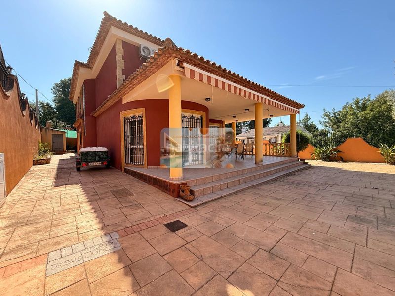 Foto d8d17f1e-ba40-446f-a5bd-3698413034e0. Xalet amb calefacció aparcament piscina a Borriol
