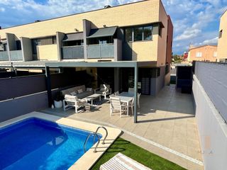 Lloguer Casa aparellada a Heliópolis. Sencillamente espectacular
