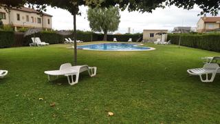 Maison jumele en Morales del Vino. Venta adosado en morales del vino. 3 dormitorios, 2 baos, 2 tra