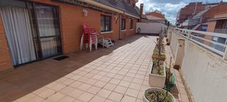 Attique à Las Viñas. Venta de áticodúplex en zamora zona tres cruces, 4 dormitorios,