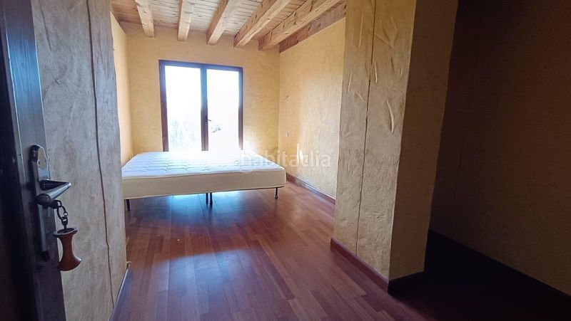 Foto 422bc16b-08a6-4072-87d9-cf7866e666f3. Edifici a Pereruela