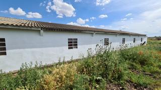 Bâtiment à usage industriel à Morales del Vino. Finca rustica con nave en morales del vino