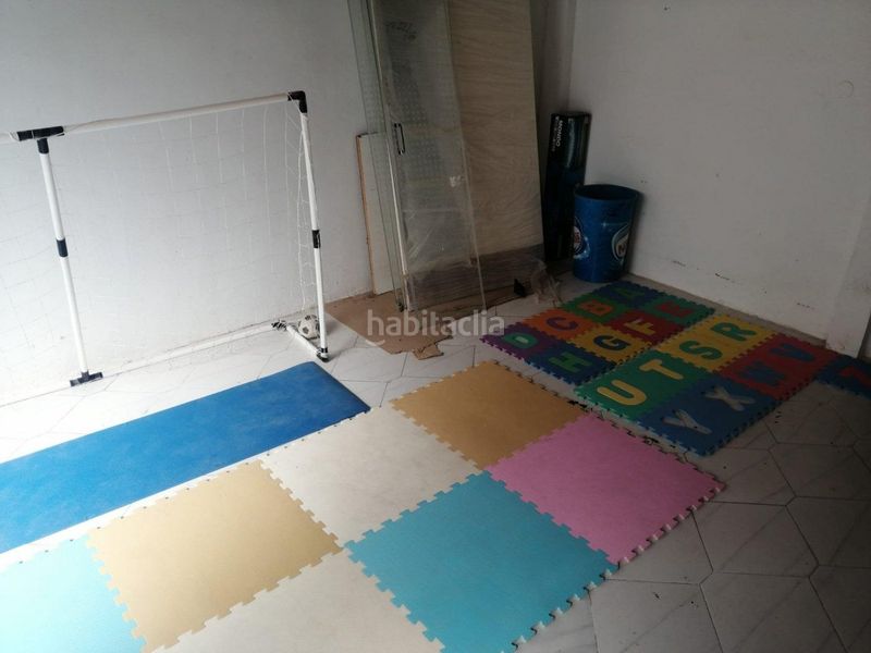 Foto 1d5b05af-14e5-4aca-a5cc-cfee8a63bb51. Local comercial a Los Bloques Zamora