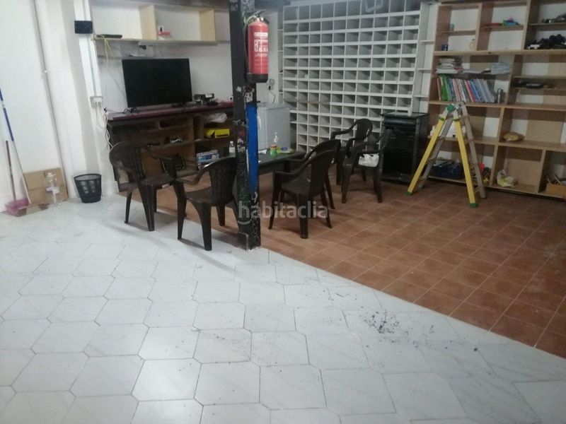 Foto 5ec93aaa-5a81-4b95-a7a8-b73d1265cae2. Local comercial a Los Bloques Zamora