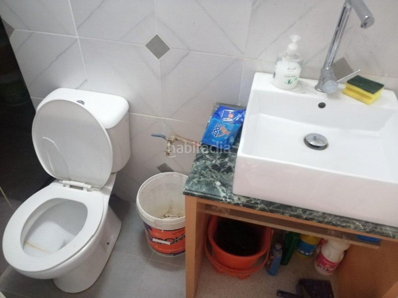 Foto 95752a34-8467-4f6e-be7e-973b79d7cec0. Local comercial a Los Bloques Zamora