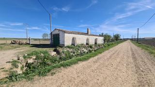Bauernhof in Área Rural. Finca de regadio con almacen en zamora