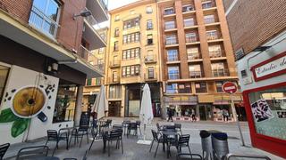 Duplex à Casco Antiguo. Elegante dúplex en venta con 5 dormitorios y 3 baños en san torc