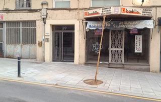 Local commercial à Casco Antiguo. Venta de local comercial, almacén y garaje en zamora zona centro