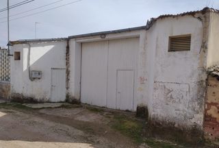 Fabrikhalle in San Isidro - Espíritu Santo. Nave en venta con altillo y patio en san isidro