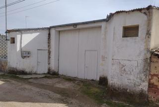 Bâtiment à usage industriel à San Isidro - Espíritu Santo. Nave en venta con altillo y patio en san isidro