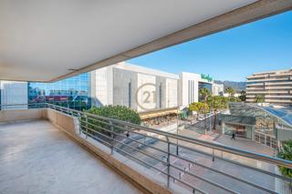 Apartament  Calle ramón areces. Espectacular apartamento en marina banus