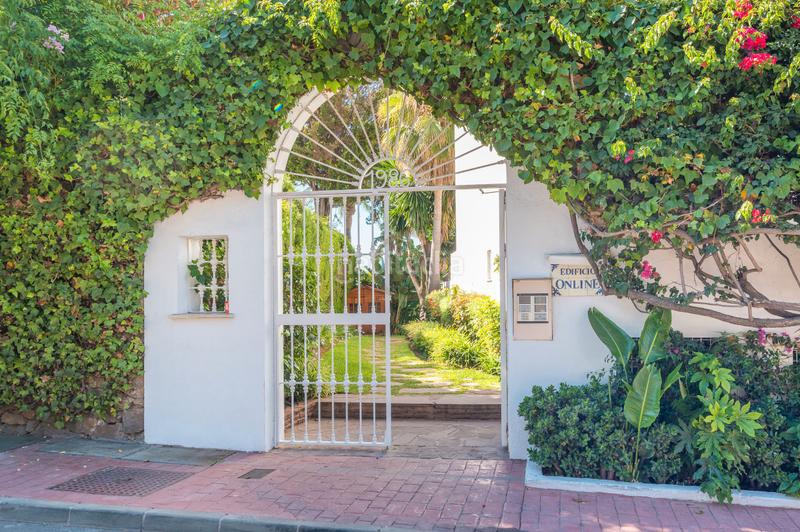 Foto 690c6339-5f2e-48f1-9acf-36816bf71be2. Casa pareada en calle las malvas 8 en Nueva Andalucía centro Marbella